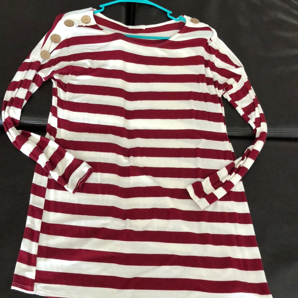 Piko style button detail top